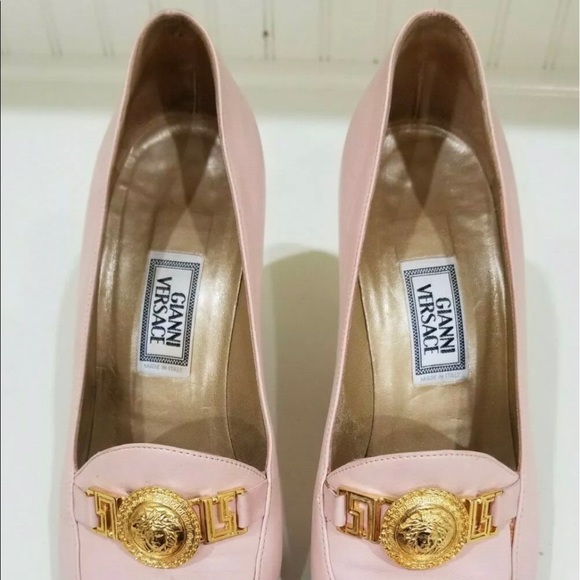 Vintage Versace lambskin 3” Pumps SOLD - Picture 9 of 9
